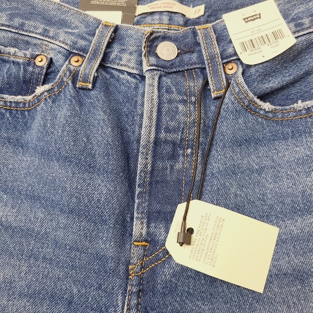 Levis Wedgie Straight Womens High Rise Distressed Blue Jeans NWT Size 27 - Picture 4 of 11